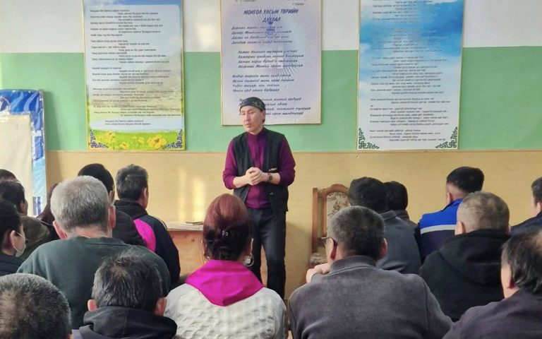 ”ГЭГЭЭН ӨГЛӨӨ” Зочин: Хүүхэд, залуучуудын цогцолборын дарга С.Амгалан