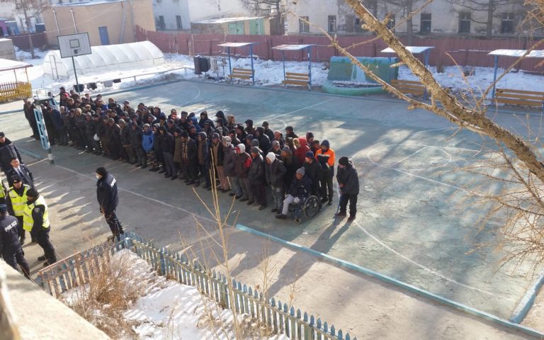 Нийслэлийн хэмжээнд тэнүүчлэн амьдарч байгаа иргэдийг түр хоноглох байранд байрлууллаа