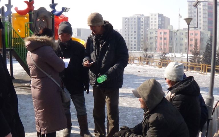 Орон гэргүй тэнэмэл иргэд ихээр төвлөрдөг газруудад ажиллалаа